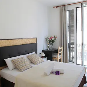 https://hostal-balkonis.catalonia-hotels.com